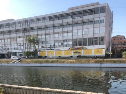 В Астрахани брошенный без присмотра трехлетний мальчик утонул в канале