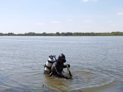 В Астрахани из Волги вытащили тело утонувшего мужчины