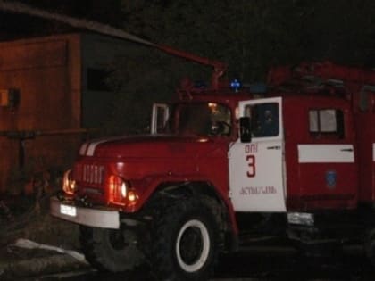 В Астраханской области загорелась баня