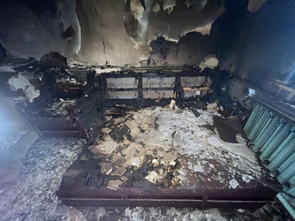 В Астрахани из-за возгорания дивана погибли маленький ребенок и его дедушка
