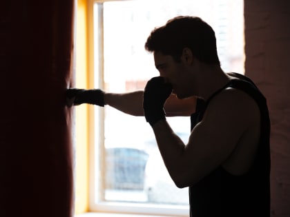 Пьяный 23-летний астраханец попал под следствие за избиение полицейского