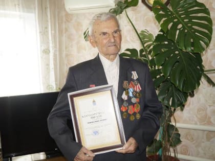 Астраханские медики накануне Дня Победы вернули зрение ветерану войны