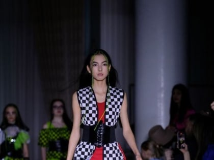 Коллекции в стиле гранж и не только. Что увидели астраханцы на Каспийском дне моды?