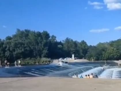 В Саратовской области автомобиль опрокинуло на водопаде