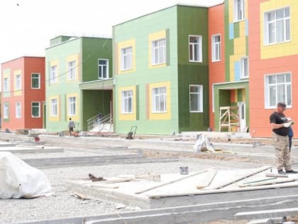 В Камызякском районе возводят социально важные объекты