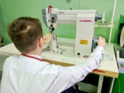 В Астраханской области воспитанники школы-интерната обучаются обувному делу