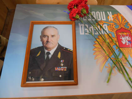 Игорь Седов посетил церемонию открытия парты Героя России в школе №36