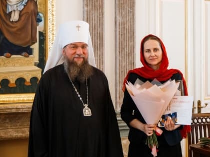 Педагог воскресной школы с. Енотаевка отмечена заслуженной наградой