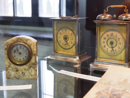 Астраханцам представили часовые раритеты