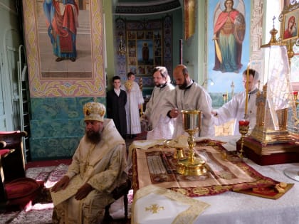 Митрополит Никон совершил диаконскую хиротонию