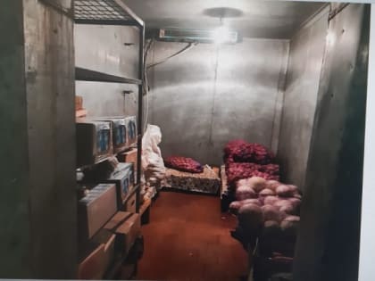 Сестру-хозяйку астраханской больницы поймали на краже продуктов