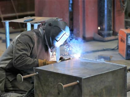 Заключенных и безработных астраханцев могут привлекать к работе на заводах