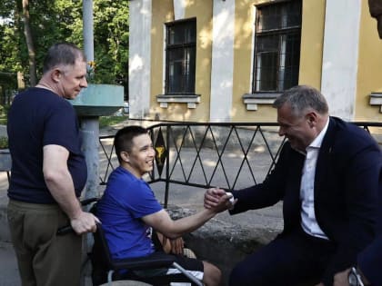 Игорь Бабушкин навестил в Питере госпитализированного бойца из Астрахани