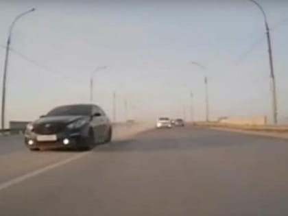 Астраханец заплатил штраф за выезд на разделительную полосу на Новом мосту