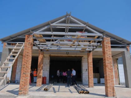 «Единая Россия» контролирует строительство дома культуры в селе Три Протока