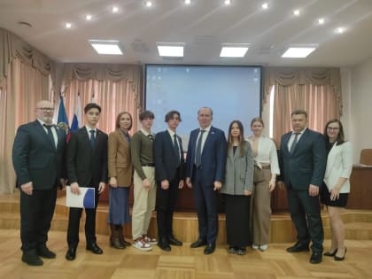 День дублера в Астрахани: молодежь погружается в работу городской власти