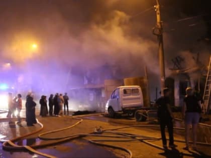 В районе Татар-базара сгорело два жилых дома