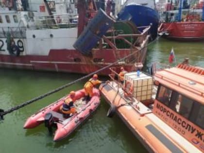 Каспийский филиал Морспасслужбы участвовал в учениях по ликвидации нефтеразливов