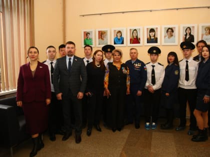 В Астрахани открылась фотовыставка «Надёжный тыл»