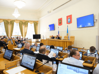 На пленарном заседании Думы Астраханской области принят ряд законов