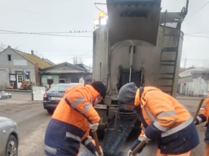 До конца февраля в Астрахани отремонтируют свыше полутысячи квадратных метров дорог