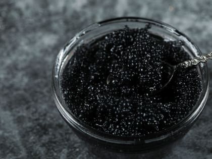 Кучеряво живем: продажи черной икры выросли, а культура ее потребления улучшилась
