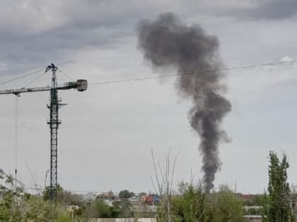 В посёлке Сенной Астраханской области горит камыш