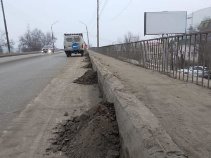 54 тонны смета вывезено с городских мостов в Астрахани в текущем году