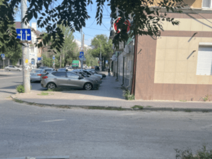 Астраханец сбил пенсионерку на пешеходном переходе