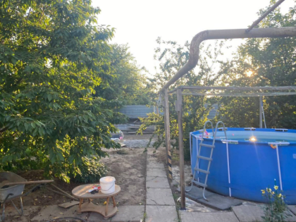 Оставшаяся без присмотра четырехлетняя девочка утонула в бассейне под Астраханью