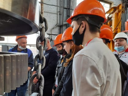 Астраханские заводы ищут около тысячи новых работников