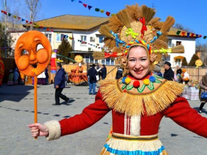 Астраханцев приглашают на Масленицу в этнодворик