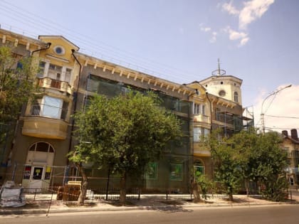 В Астрахани начался ремонт фасадов зданий