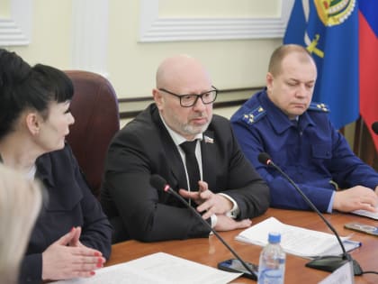 В Астрахани прошло заседание общественного совета по вопросам межэтнических и межконфессиональных отношений