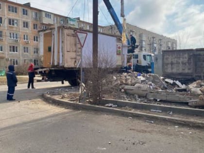 В Астрахани сносят «самострой» в переулке Линейном