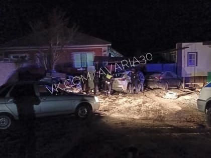 Полиция гонялась за астраханцем на «Лексусе» через весь город, пока он не врезался в забор