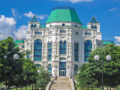 Императорский балет, средневековый Прованс и опера - буфа на сцене жемчужины Юга!