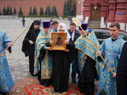 Обретенная чудотворная Казанская икона Божией Матери возвращена в Казанский собор на Красной площади