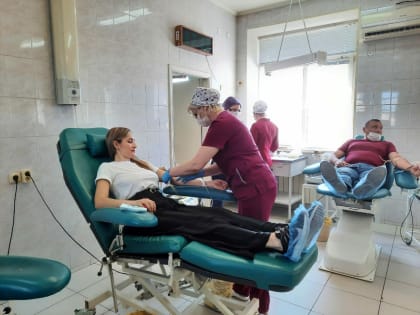 Около 400 астраханцев изъявили желание сдать кровь для пострадавших в теракте
