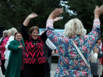 Кто сможет выйти на пенсию в 2024 году и выгодно ли ее будет отложить 