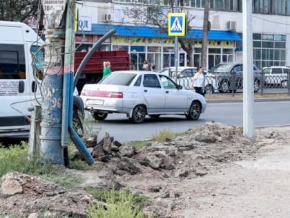 В Астрахани многострадальную дорогу на улице Яблочкова, наконец, доремонтируют