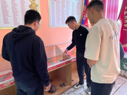 Приволжский школьник изготавливает модели военной техники