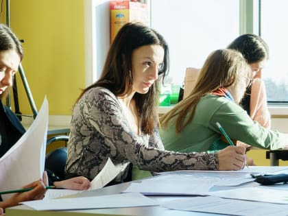 Старшеклассники проверили свои знания китайского и итальянского языков в АГУ