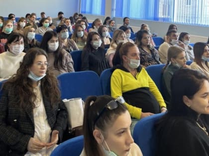 Астраханским мамам устроили экскурсию в новый корпус перинатального центра