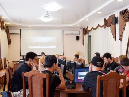 «Слышится мне эхо давнего Парада»