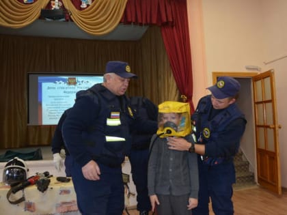 Городские спасатели провели открытый урок для школьников