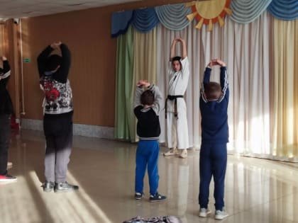 «Единая Россия» организовала открытый спортивный урок по каратэ киокусинкай