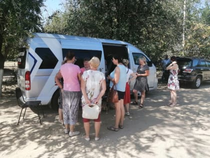 Жители Камызякского района обратились в Мобильную приемную «Губернаторский контроль»