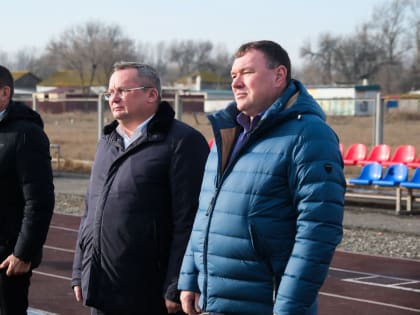 Партийный десант «Единой России» убедился в качестве работы объекта, открытого по народной программе