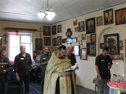 Исправительную колонию №2 посетил помощник начальника управления УФСИН России по Астраханской области по организации работы с верующими иерей Андрей Рудиков